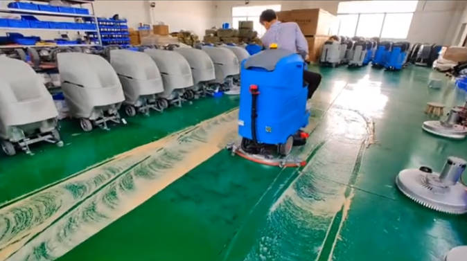 南充2023年还在用人工的物业保洁不妨试试洗地机吧